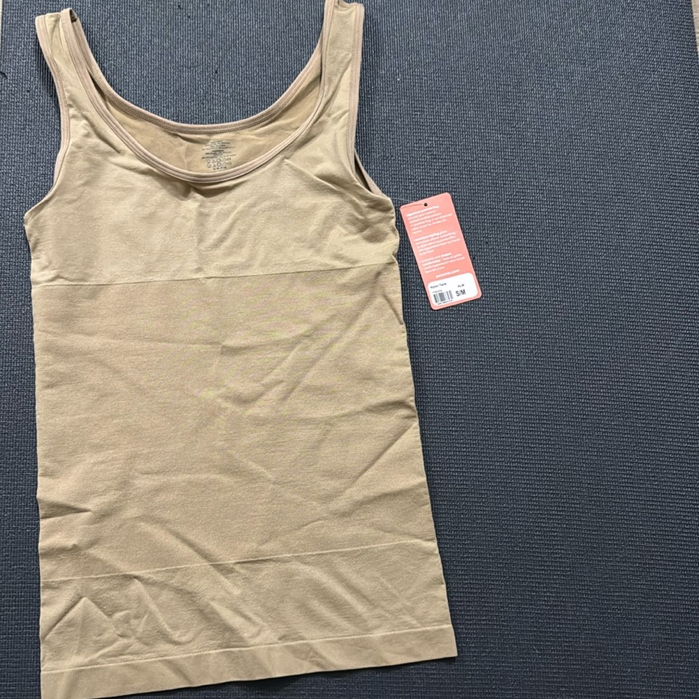 NWT Yummie tummy hugging seamless shape wear tank top